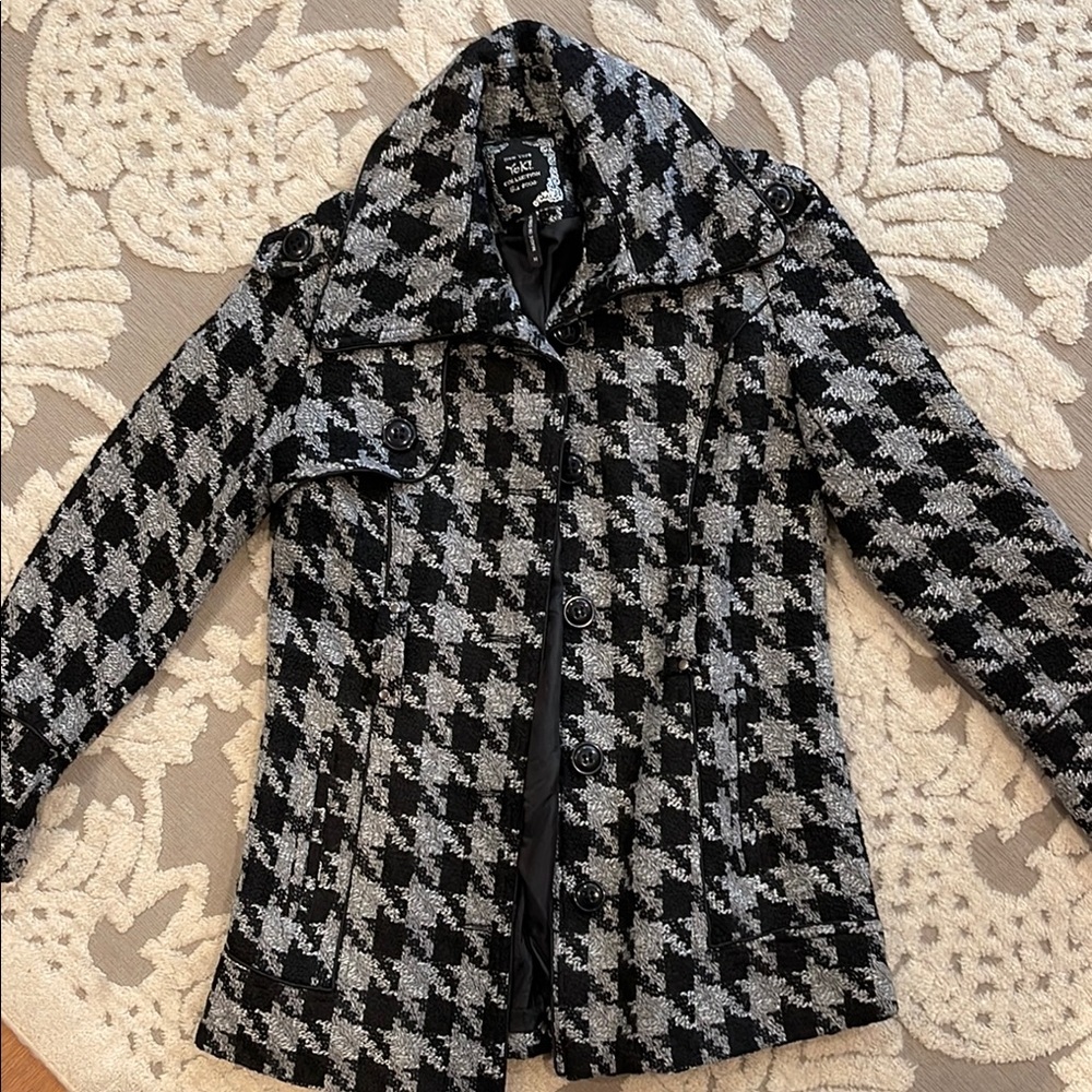 Women's Black and Gray Houndstooth Coat